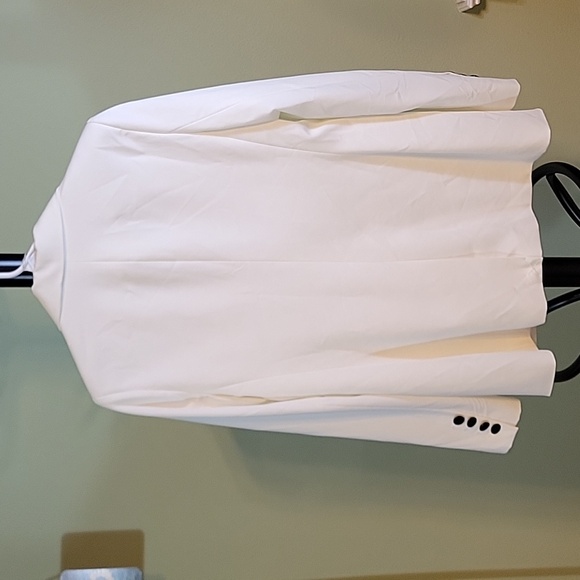 Karl Lagerfeld Paris Womens Signature Script Blaze Soft White Size 6 Nwot - Picture 2 of 6